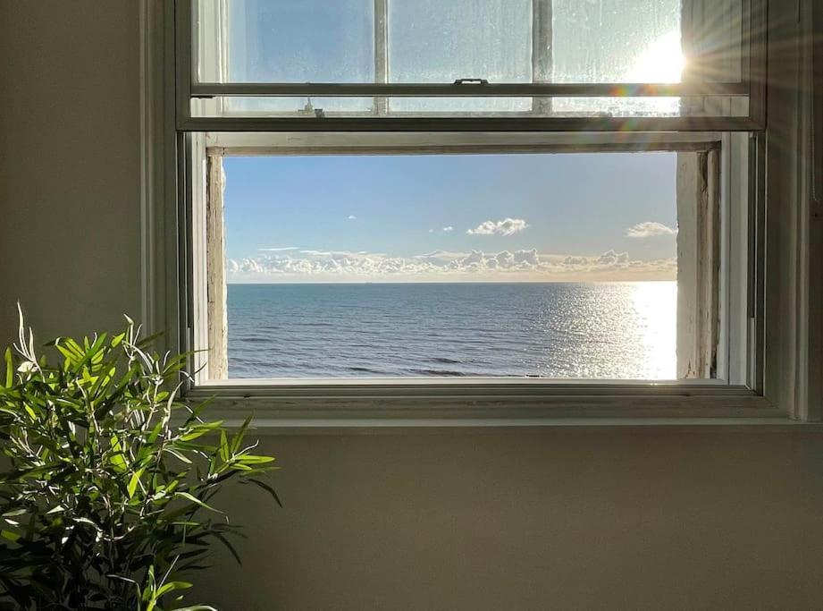 Stunning Seafront Flat,St Leonards Lägenhet Exteriör bild