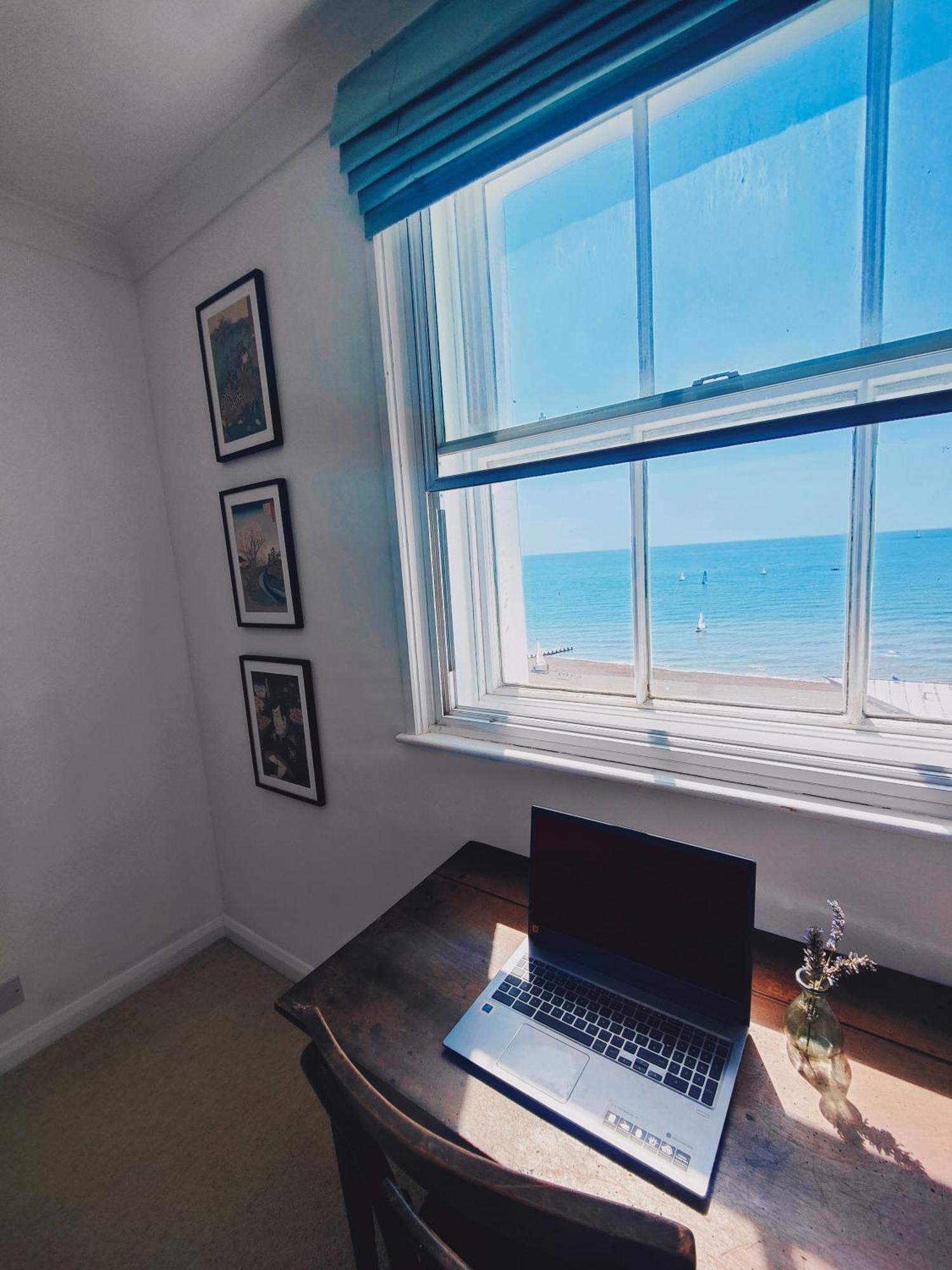 Stunning Seafront Flat,St Leonards Lägenhet Exteriör bild